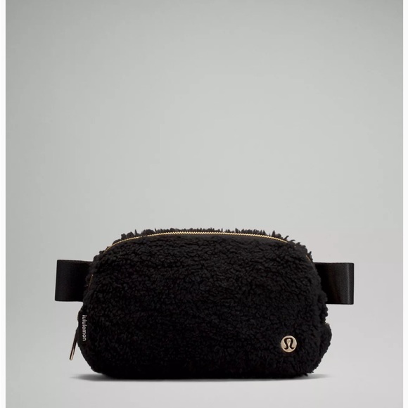 lululemon athletica Handbags - Fleece bag